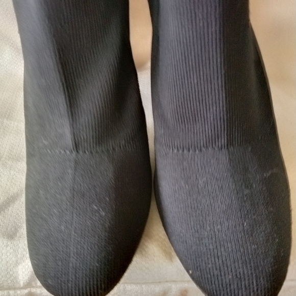 NEW women’s black midcalf heel boots, Size 7M - Picture 4 of 8
